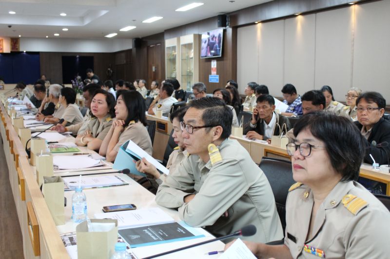 31 พค.60 น.ส.นันทนา  หวังธงชัยเจริญ ร่วมประชุมหัวหน้าส่วนราชการจังหวัดสมุทรสาคร