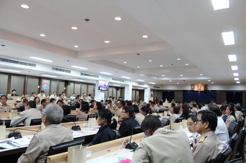 31 พค.60 น.ส.นันทนา  หวังธงชัยเจริญ ร่วมประชุมหัวหน้าส่วนราชการจังหวัดสมุทรสาคร