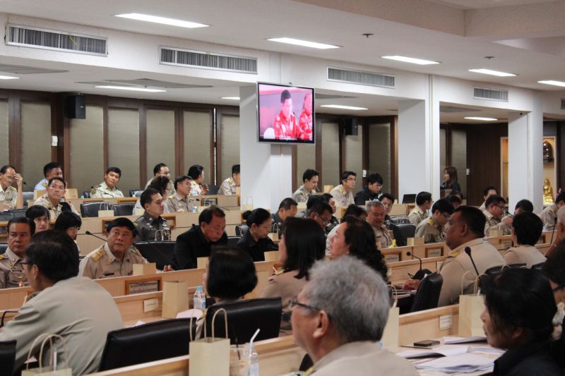 31 พค.60 น.ส.นันทนา  หวังธงชัยเจริญ ร่วมประชุมหัวหน้าส่วนราชการจังหวัดสมุทรสาคร