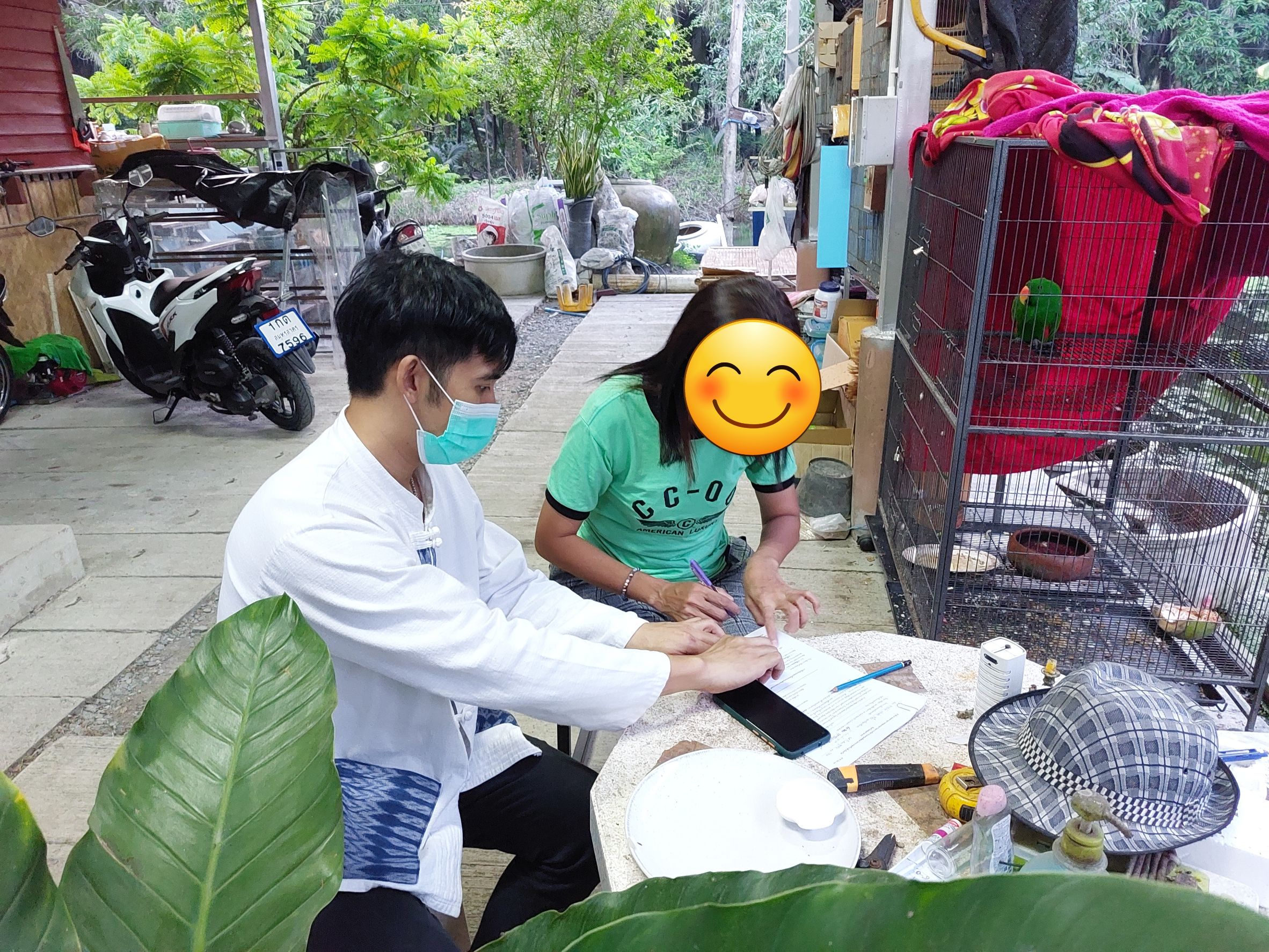 ????  พช.สมุทรสาคร  ขับเคลื่อนกิจกรรมพัฒนาชุมชน ประจำปีงบประมาณ พ.ศ. 2566 ????   วันที่ 17-18 ตุลาคม 2565 ได้ดำเนินการภายใต้การกำกับดูแลของนายณรงค์ รักร้อย ผู้ว่าราชการจังหวัดสมุทรสาคร สำนักงานพัฒนาชุมชนจังหวัดสมุทรสาคร ได้ดำเนินการขับเคลื่อนกิจกรรมพัฒนาชุมชน ประจำปีงบประมาณ พ.ศ. 2566        ?1.พื้นที่อำเภอเมืองสมุทรสาคร ณ  ตำบลนาดี  ตำบลบางน้ำจืด ตำบลบางโทรัด อำเภอเมืองสมุทรสาคร โดยร้อยตรีประพันธ์ ถึกสกุล นายอำเภอเมืองสมุทรสาคร มอบหมายให้นางณัฐภรณ์ ก่อนกำเนิด พัฒนาการอำเภอเมืองสมุทรสาคร พร้อมเจ้าหน้าที่พัฒนาชุมชนอำเภอเมืองสมุทรสาคร ดำเนินการติดตามการดำเนินงานกองทุนพัฒนาบทบาทสตรี เพื่อยืนยันยอดชำระหนี้ และชี้แจงวิธีการชำระเงินคืน เพื่อป้องกันปัญหาหนี้เกินกำหนดชำระคืน และ ณ ตำบลบางกระเจ้า ตำบลนาโคก อำเภอเมืองสมุทรสาคร ดำเนินการมอบทุนอุปการะเด็กของกองทุนพัฒนาเด็กชนบท ในพระราชูปถัมภ์สมเด็จพระเทพรัตนราชสุดาฯ สยามบรมราชกุมารี        ?2. พื้นที่อำเภอกระทุ่มแบน ณ ห้องประชุมสำนักงานพัฒนาชุมชนอำเภอกระทุ่มแบน นายบรรพต จันทรวงษ์ นายอำเภอกระทุ่มแบน  มอบหมายให้นายอรรถพงศ์ สงวนเดือน พัฒนาการอำเภอกระทุ่มแบน พร้อมด้วยเจ้าหน้าที่พัฒนาชุมชนอำเภอกระทุ่มแบน ดำเนินการติดตามการดำเนินงานกองทุนพัฒนาบทบาทสตรี เพื่อยืนยันยอดชำระหนี้ และชี้แจงวิธีการชำระเงินคืน เพื่อป้องกันปัญหาหนี้เกินกำหนดชำระคืน       ?3. พื้นที่อำเภอบ้านแพ้ว ณ ตำบลบ้านแพ้ว ตำบลหนองบัว และตำบลอำแพง อำเภอบ้านแพ้ว นายพิรุณโรจน์ นาคดนตรี นายอำเภอบ้านแพ้ว มอบหมายให้นายมโณ บุญวรรโณ พัฒนาการอำเภอบ้านแพ้ว พร้อมด้วยเจ้าหน้าที่พัฒนาชุมชนอำเภอบ้านแพ้ว ดำเนินการติดตามการดำเนินงานกองทุนพัฒนาบทบาทสตรี เพื่อยืนยันยอดชำระหนี้ และชี้แจงวิธีการชำระเงินคืน เพื่อป้องกันปัญหาหนี้เกินกำหนดชำระคืน       #SMART SK  #โคกหนองนา #โคกหนองนาโมเดล #โคกหนองนาพัฒนาชุมชน #World soil Day #World soil Day CDD #UNFAO #SEPtoSDGs #SDGforAll@kmit #ปิดหมู่บ้าน 3 เดือนพวกเราอยู่ได้ #108อาชีพแก้จนพัฒนาคนทุกช่วงวัย wecareaboutyou #Changeforgood  ? ภาพ/ข่าว…ทีมงาน พช.อำเภอเมืองสมุทรสาคร/พช.อำเภอกระทุ่มแบน/พช.อำเภอบ้านแพ้ว