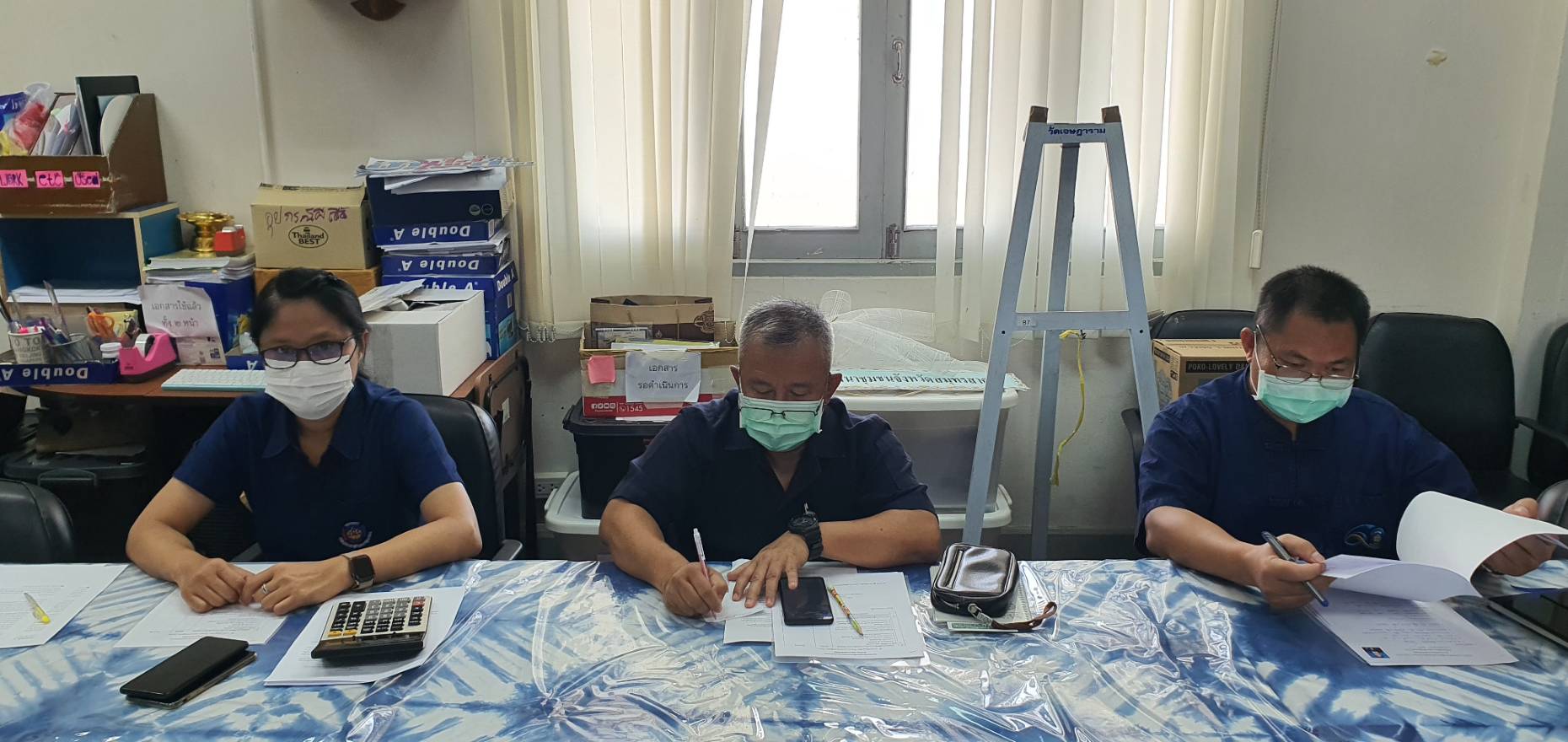 ???? พช.สมุทรสาคร ดำเนินการสอบสัมภาษณ์ผู้สมัครเป็นลูกจ้างเหมาบริการ ตำแหน่ง พนักงานบันทึกข้อมูล ????  วันที่ 18 ตุลาคม 2565 เวลา 09.30 น. ณ ห้องประชุมสำนักงานพัฒนาชุมชนจังหวัดสมุทรสาคร ชั้น 2 ศาลากลางจังหวัดสมุทรสาคร  ภายใต้กำกับดูแลของนายณรงค์ รักร้อย ผู้ว่าราชการจังหวัดสมุทรสาคร โดยนางศลิษา ม่วงใหม่ พัฒนาการจังหวัดสมุทรสาคร มอบหมายให้คณะกรรมการสอบสัมภาษณ์ ดำเนินการคัดเลือกผู้สมัครเป็นลูกจ้างเหมาบริการ ตำแหน่ง พนักงานบันทึกข้อมูล จำนวน 1 อัตรา โดยมีผู้สมัครจำนวน 2 ราย เพื่อปฏิบัติงานสนับสนุนงานของสำนักงานพัฒนาชุมชนจังหวัดสมุทรสาคร ในปีงบประมาณ พ.ศ.2566 ให้มีประสิทธิภาพและบรรลุเป้าหมายที่กรมการพัฒนาชุมชนกำหนดต่อไป   #SMART SK # โคกหนองนา #โคกหนองนาโมเดล #โคกหนองนาพัฒนาชุมชน #World soil Day #World soil Day CDD #UNFAO #SEPtoSDGs #SDGforAll@kmit #ปิดหมู่บ้าน 3 เดือนพวกเราอยู่ได้ #108อาชีพแก้จนพัฒนาคนทุกช่วงวัย wecareaboutyou #Changeforgood ? ภาพ/ข่าว…ทีมงานสารสนเทศการพัฒนาชุมชน พช.สมุทรสาคร