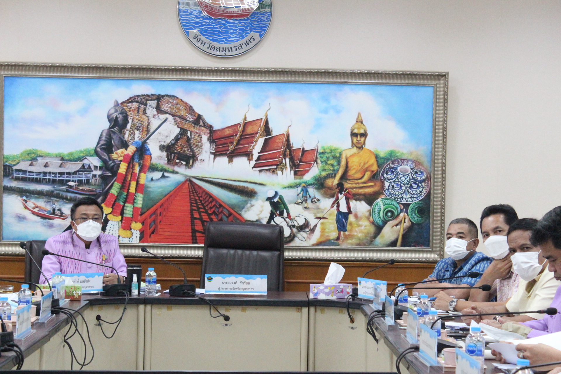 ????พช.สมุทรสาคร ร่วมประชุมขับเคลื่อนและติดตามนโยบายของรัฐบาล และภารกิจสำคัญของปลัดกระทรวงมหาดไทย ประจำปีงบประมาณ พ.ศ. 2566 (เดือนมกราคม 2566) ผ่านระบบวีดิทัศน์ทางไกล (VCS)  ????  วันที่ 31 มกราคม 2566 เวลา 13.30 น. นายสุทธิพงษ์ จุลเจริญ ปลัดกระทรวงมหาดไทย เป็นประธานการประชุมขับเคลื่อนและติดตามนโยบายของรัฐบาล และภารกิจสำคัญของปลัดกระทรวงมหาดไทย ประจำปีงบประมาณ พ.ศ. 2566 (เดือนมกราคม 2566) ผ่านระบบวีดิทัศน์ทางไกล (VCS) ณ ห้องประชุมราชบพิธ ชั้น 5 อาคารดำรงราชานุสรณ์ กระทรวงมหาดไทย  จังหวัดสมุทรสาคร โดยมี นายณรงค์ รักร้อย ผู้ว่าราชการจังหวัดสมุทรสาคร พร้อมด้วย รองผู้ว่าราชการจังหวัด หัวหน้าส่วนราชการสังกัดกระทรวงมหาดไทยร่วมประชุม ทั้งนี้ นางศลิษา ม่วงใหม่ พัฒนาการจังหวัดสมุทรสาคร เข้าร่วมประชุมขับเคลื่อนและติดตามนโยบายของรัฐบาล และภารกิจสำคัญของปลัดกระทรวงมหาดไทย ประจำปีงบประมาณ พ.ศ. 2566 (เดือนมกราคม 2566) ผ่านระบบวีดิทัศน์ทางไกล (VCS) ณ ห้องประชุมมหาชัย (201) ชั้น 2 ศาลากลางจังหวัดสมุทรสาคร ครั้งนี้ด้วย ซึ่งมีวาระการประชุม ดังนี้ 1. การขับเคลื่อนและติดตามนโยบายของรัฐบาล และภารกิจสำคัญของปลัดกระทรวงมหาดไทย 2. การชี้แจงข้อราชการสำคัญของผู้บริหารกระทรวงมหาดไทย  ?ภาพ/ข่าว…ทีมงานสารสนเทศพัฒนาชุมชน พช.สมุทรสาคร
