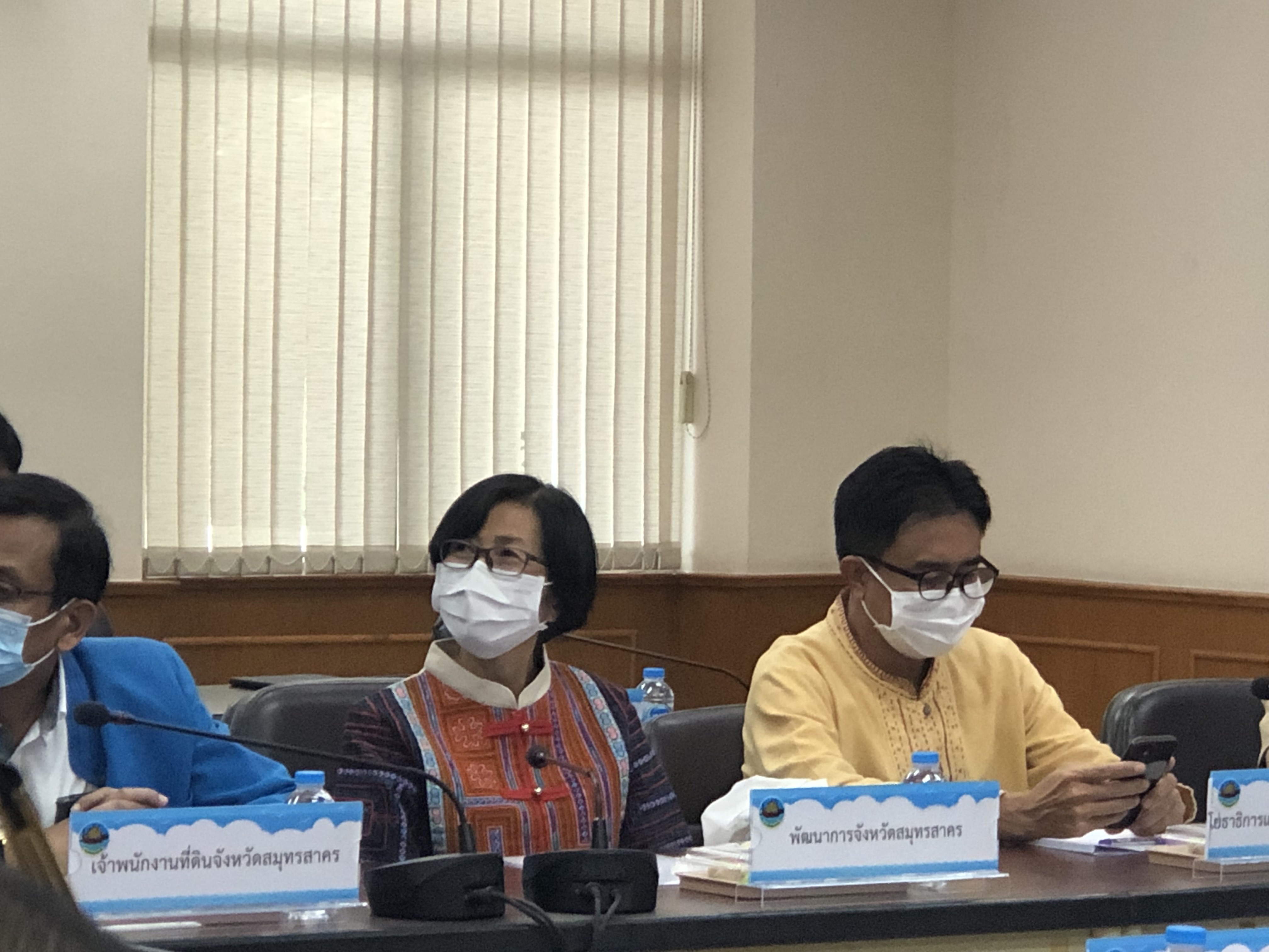 ????พช.สมุทรสาคร ร่วมประชุมขับเคลื่อนและติดตามนโยบายของรัฐบาล และภารกิจสำคัญของปลัดกระทรวงมหาดไทย ประจำปีงบประมาณ พ.ศ. 2566 (เดือนมกราคม 2566) ผ่านระบบวีดิทัศน์ทางไกล (VCS)  ????  วันที่ 31 มกราคม 2566 เวลา 13.30 น. นายสุทธิพงษ์ จุลเจริญ ปลัดกระทรวงมหาดไทย เป็นประธานการประชุมขับเคลื่อนและติดตามนโยบายของรัฐบาล และภารกิจสำคัญของปลัดกระทรวงมหาดไทย ประจำปีงบประมาณ พ.ศ. 2566 (เดือนมกราคม 2566) ผ่านระบบวีดิทัศน์ทางไกล (VCS) ณ ห้องประชุมราชบพิธ ชั้น 5 อาคารดำรงราชานุสรณ์ กระทรวงมหาดไทย  จังหวัดสมุทรสาคร โดยมี นายณรงค์ รักร้อย ผู้ว่าราชการจังหวัดสมุทรสาคร พร้อมด้วย รองผู้ว่าราชการจังหวัด หัวหน้าส่วนราชการสังกัดกระทรวงมหาดไทยร่วมประชุม ทั้งนี้ นางศลิษา ม่วงใหม่ พัฒนาการจังหวัดสมุทรสาคร เข้าร่วมประชุมขับเคลื่อนและติดตามนโยบายของรัฐบาล และภารกิจสำคัญของปลัดกระทรวงมหาดไทย ประจำปีงบประมาณ พ.ศ. 2566 (เดือนมกราคม 2566) ผ่านระบบวีดิทัศน์ทางไกล (VCS) ณ ห้องประชุมมหาชัย (201) ชั้น 2 ศาลากลางจังหวัดสมุทรสาคร ครั้งนี้ด้วย ซึ่งมีวาระการประชุม ดังนี้ 1. การขับเคลื่อนและติดตามนโยบายของรัฐบาล และภารกิจสำคัญของปลัดกระทรวงมหาดไทย 2. การชี้แจงข้อราชการสำคัญของผู้บริหารกระทรวงมหาดไทย  ?ภาพ/ข่าว…ทีมงานสารสนเทศพัฒนาชุมชน พช.สมุทรสาคร