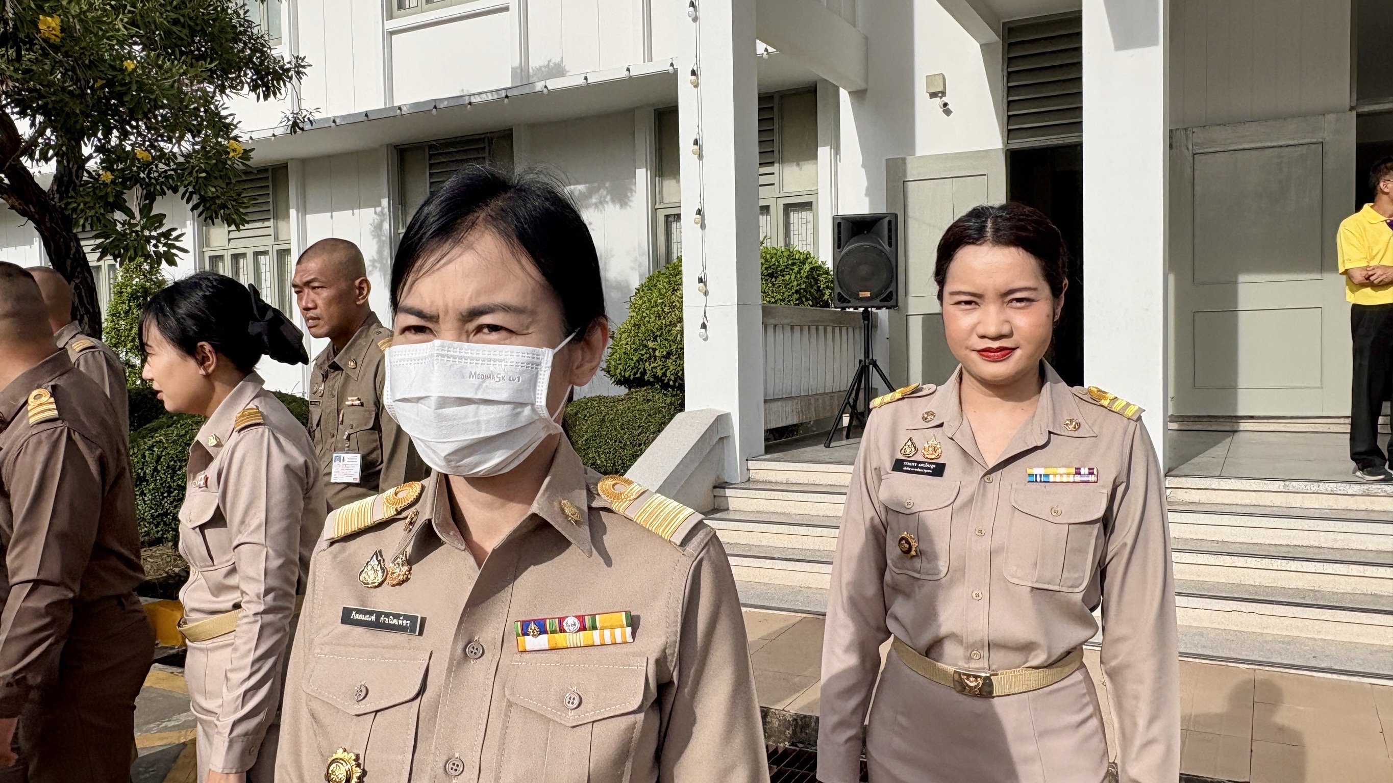 พช.สมุทรสาคร ร่วมกิจกรรมเคารพธงชาติ และร้องเพลงชาติไทยเป็นประจำทุกสัปดาห์